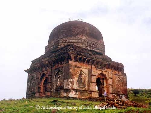 Tomb north of Alamgir gate  